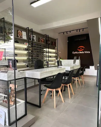 Vitrine de óculos na unidade Martins da Óptica Bela Vista